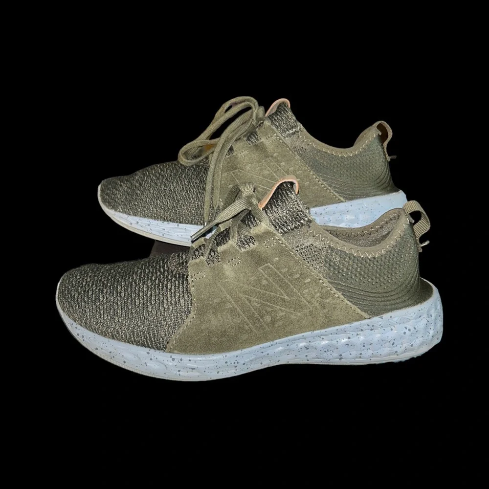 NEW BALANCE - MENS FRESH FOAM MCRUZV1 RUNNING SHOES SIZE 6